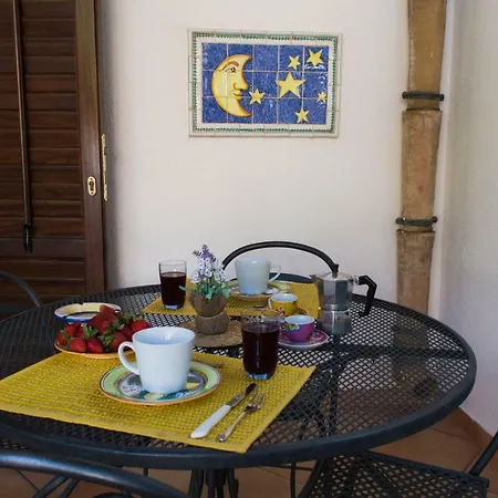 Luna Villa Macari