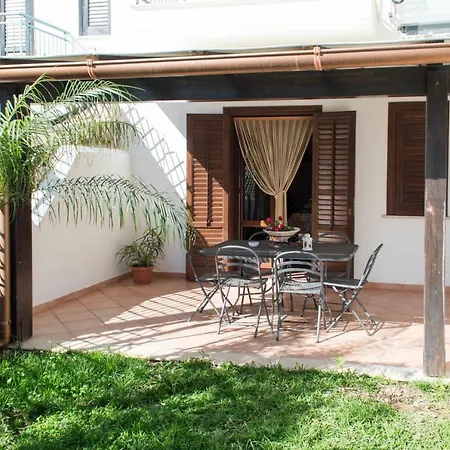 Luna Villa Macari